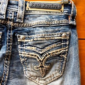 Like new Rock Revival mid-rise straight jeans